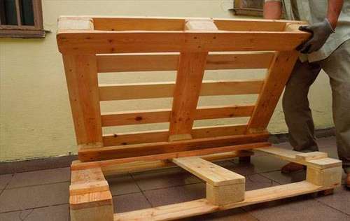 Segurança em Móveis de Pallet: A Importância dos Rodízios com Trava