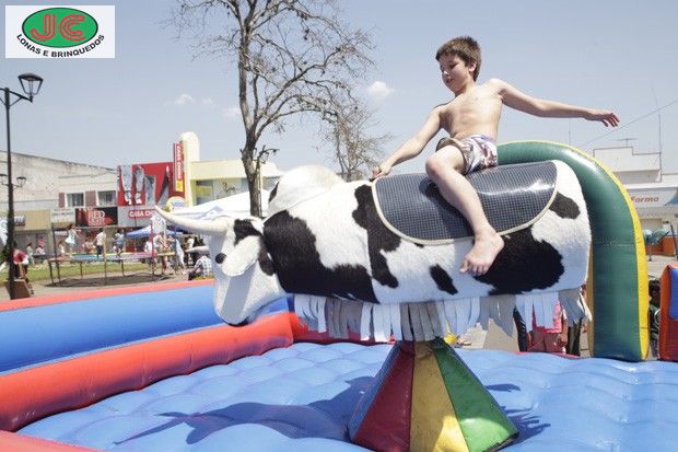 um touro mecanico de tambor