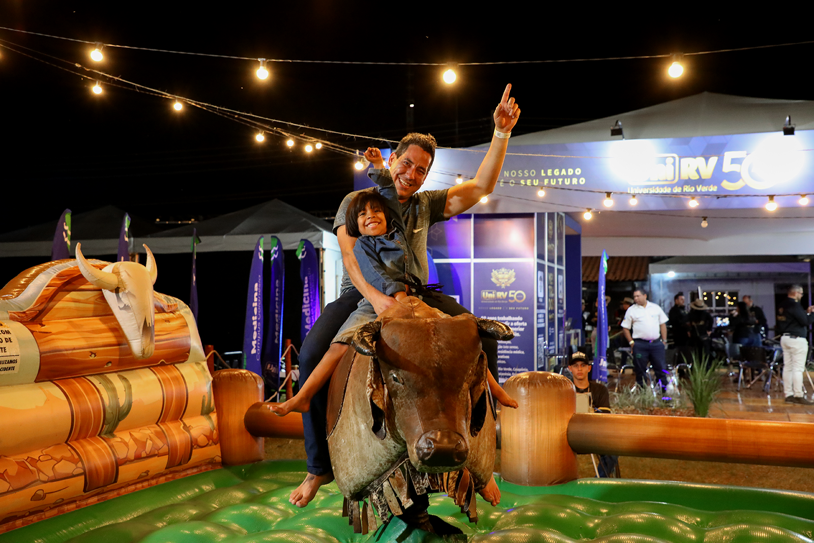 Onde alugar um touro mecânico para festas e eventos