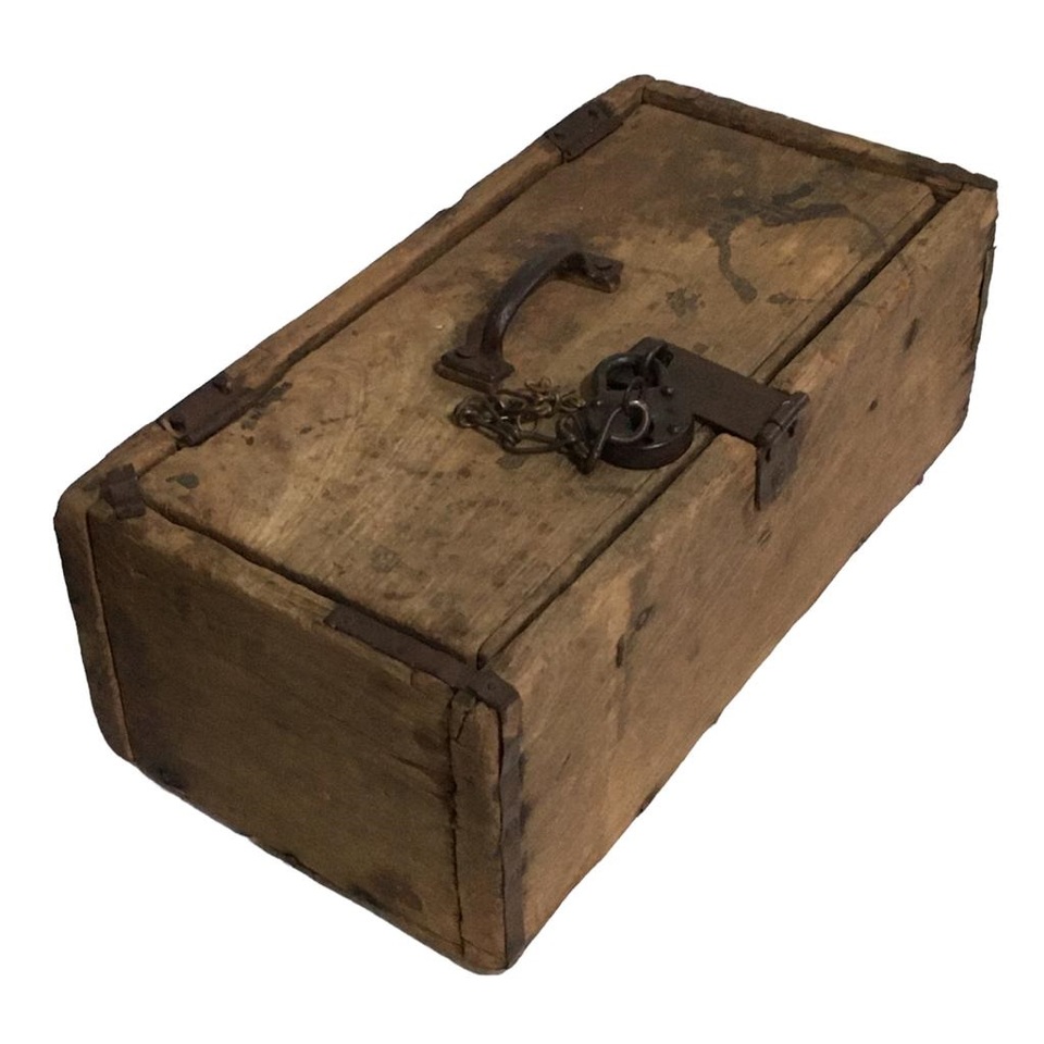 Caixa de Ferramentas de Madeira: Modelos Artesanais vs. Industriais