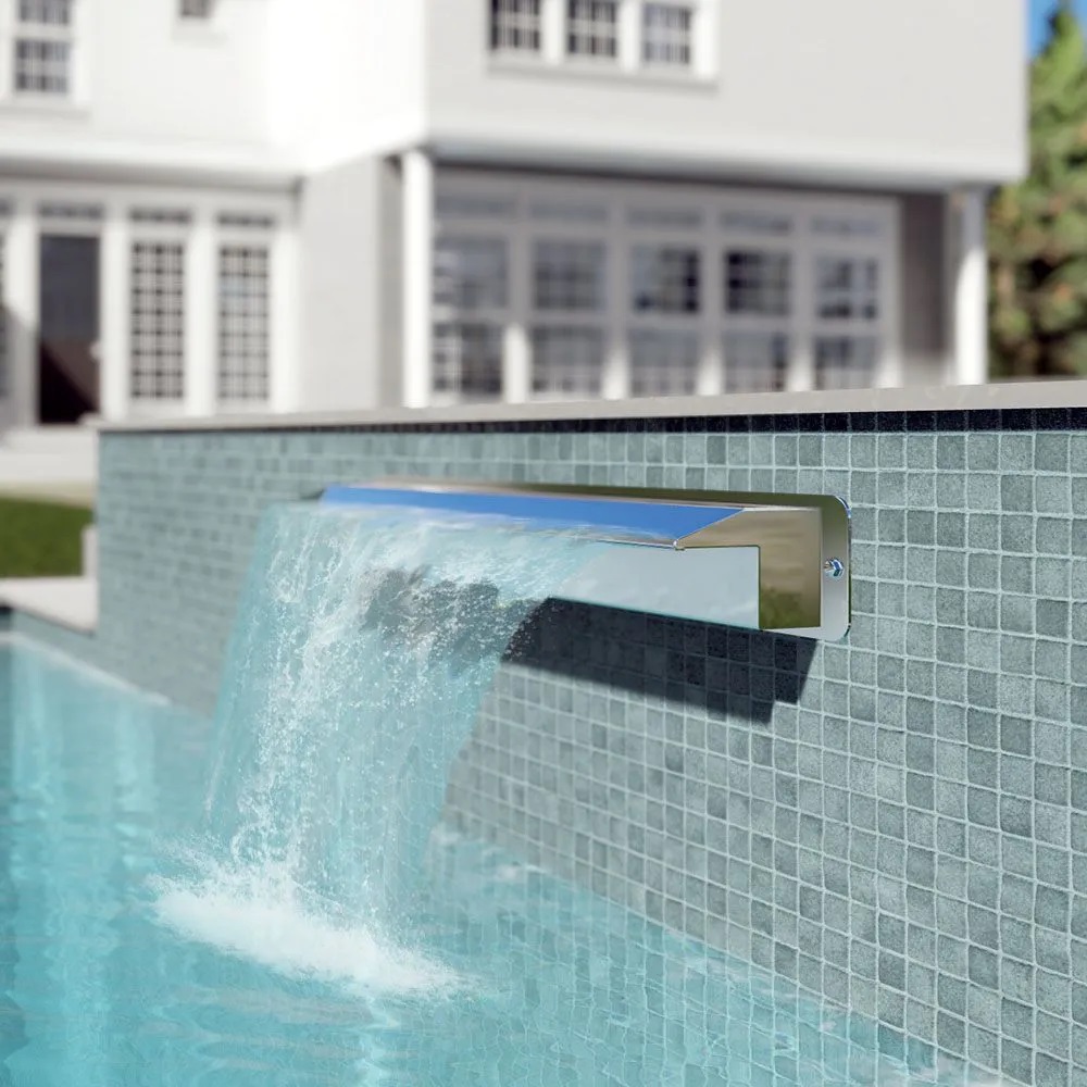 Comparativo: Cascatas de Inox vs. Cascatas de Alvenaria