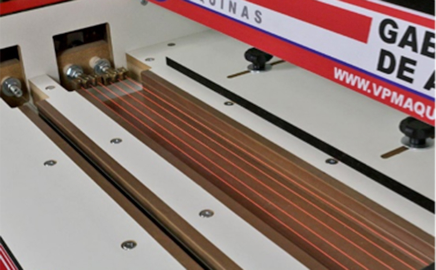 Comparativo: Dobradeiras de Acrílico Hobby vs. Profissionais