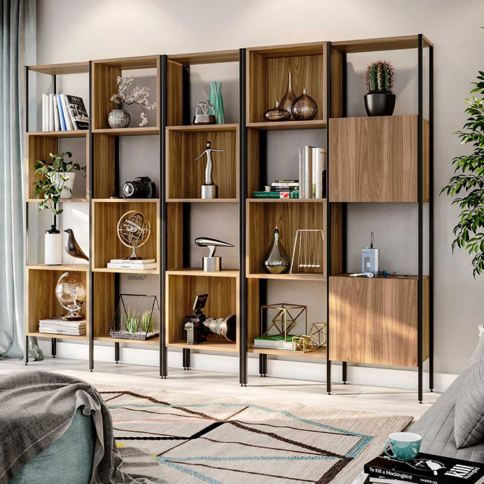 uma estante com nichos