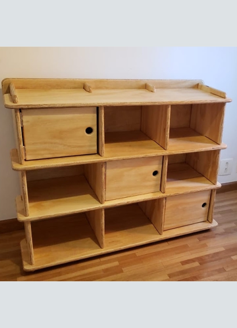 Estilo Industrial ou Clássico? Descubra a Estante com Nichos Perfeita para Você