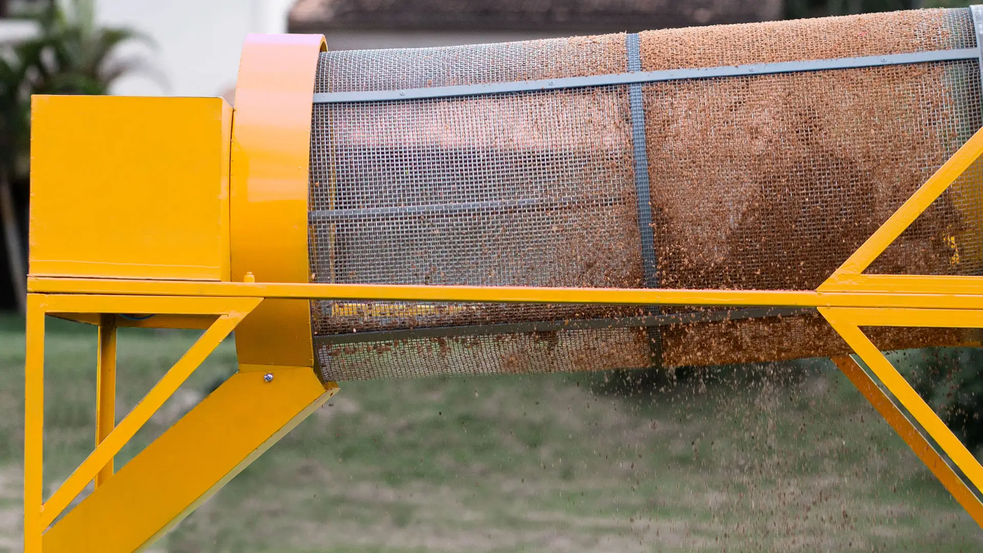 Otimizando a compostagem com peneiras rotativas elétricas