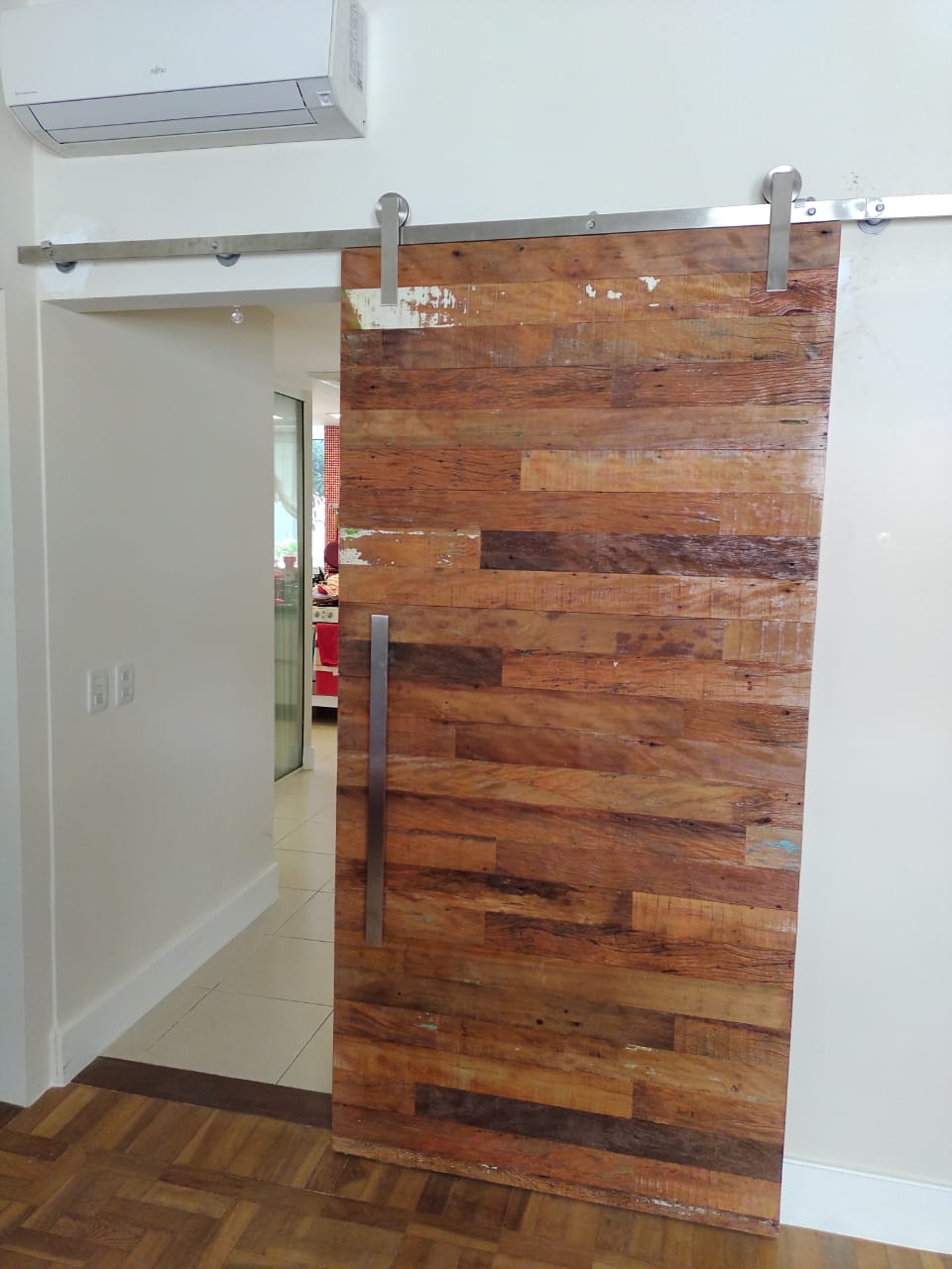 Soluções de portas de correr para quartos pequenos