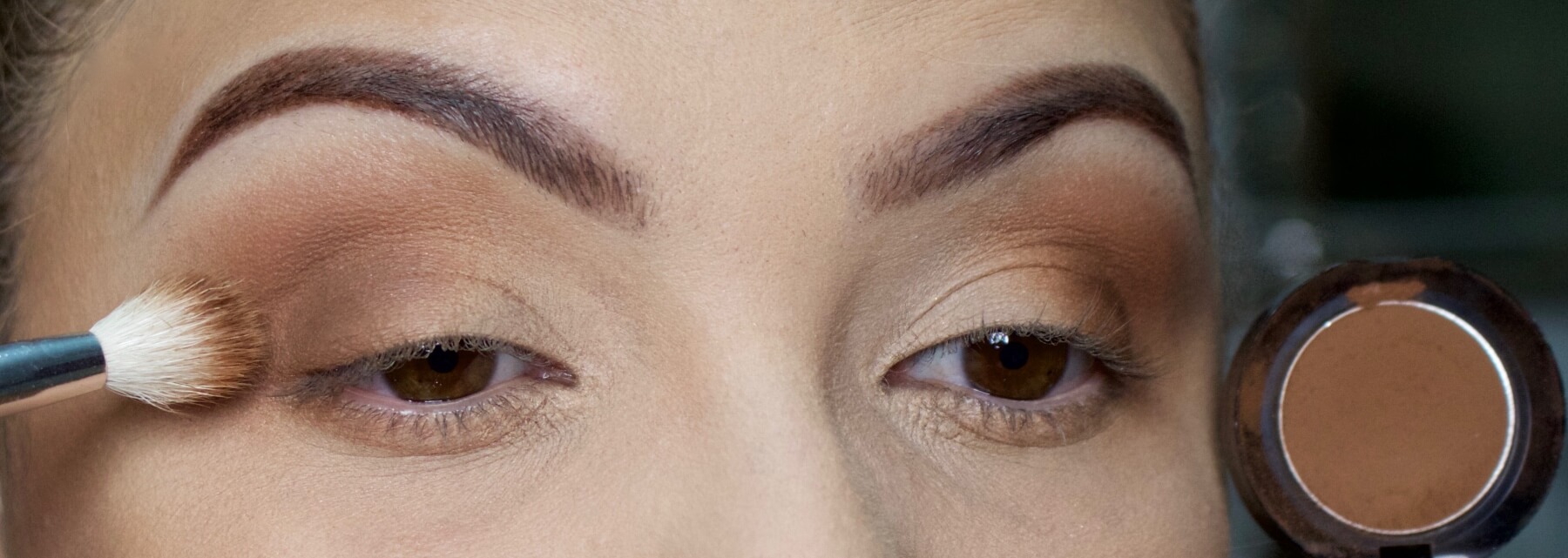 Guia Completo: Como Escolher a Sombra Marrom Ideal para o seu Tom de Pele